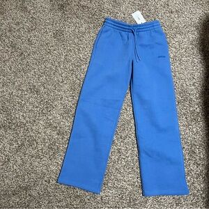 Aritzia Cozy Sweatfleece Boyfriend Wide Sweatpant XS French Blue Color NWT